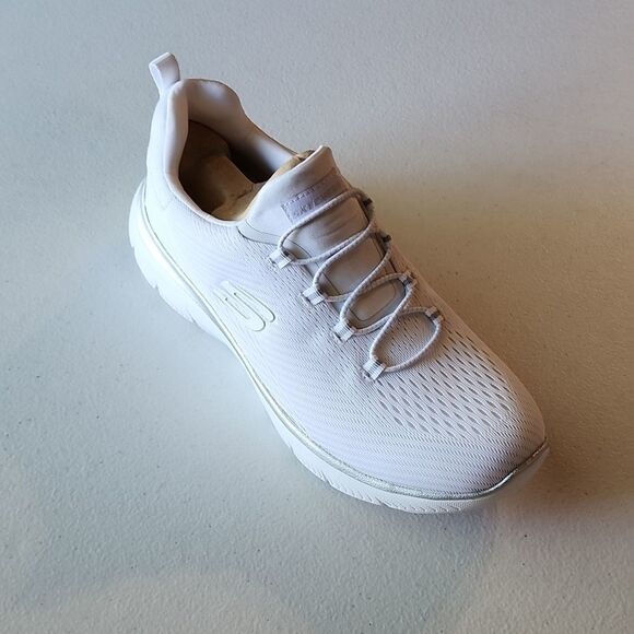 sketchers white tennis shoes